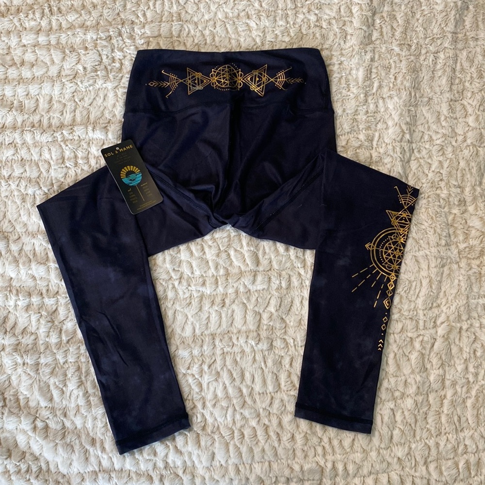Sol & Mane sacred Cora tri leggings